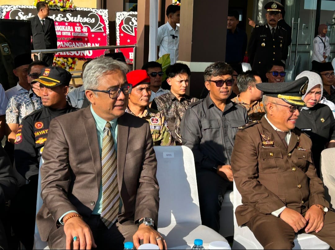 Ketua Badan Pengawas Pemilihan Umum (Bawaslu) Kabupaten Pangandaran menghadiri Upacara Peringatan Hari Bhayangkara ke-80 yang digelar di Markas Komando (Mako) Polres Pangandaran, pada Rabu (1/7/2026).