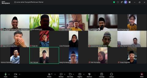 Screenshoot : Anggota Bawaslu Kabupaten Pangandaran, Ade Ajat Sudrajat, M.Pd menjadi Narasumber pada Kegiatan Jum'at Sehati dengan Agenda Tausyiah/Pembinaan Mental di Lingkungan Bawaslu Kabupaten Pangandaran, Jumat (17/7/2026).