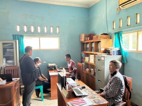 Pimpinan beserta jajaran lakukan koordinasi dengan pemerintah desa dalam rangka sampliing uji petik  pengawasan Pemutakhiran Data Pemilih Berkelanjutan (PDPB) Tahun 2026, pada Kamis (30/7/2026).