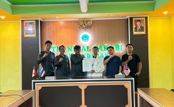 Ketua, Anggota, beserta staf Bawaslu Kabupaten Pangandaran sambangi kampus Institut Nasional Nusantara Al-Farabi (INN) Pangandaran pada Senin (13/07/2026). 