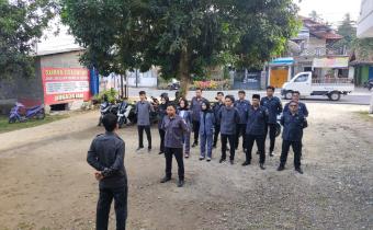 Badan Pengawas Pemilihan Umum (Bawaslu) Kabupaten Pangandaran menggelar apel pagi bersama di Halaman Kantor Bawaslu Pangandaran, pada Senin (20/7/2026). 