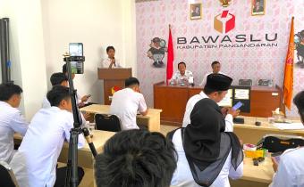 Penyampaian materi di sampaikan oleh Divisi Pengampu yakni Divisi SDM dan Organisasi Bawaslu Kabupaten Pangandara, pada kesempatan ini di sampaikan oleh Staf SDM, Eko Nur Rahmat, Rabu (22/7/2026).
