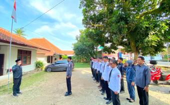 Badan Pengawas Pemilihan Umum (Bawaslu) Kabupaten Pangandaran kembali menggelar kegiatan Apel Pagi rutin di halaman Kantor Bawaslu Kabupaten Pangandaran, Senin (27/7/2026).